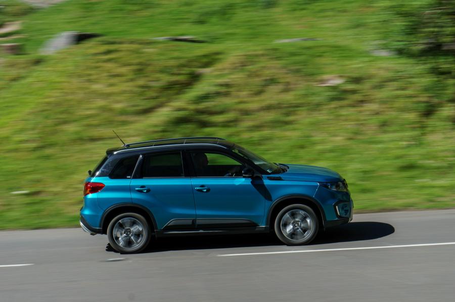  Suzuki Vitara 2015 года  (UK) (фото 17 из 24)